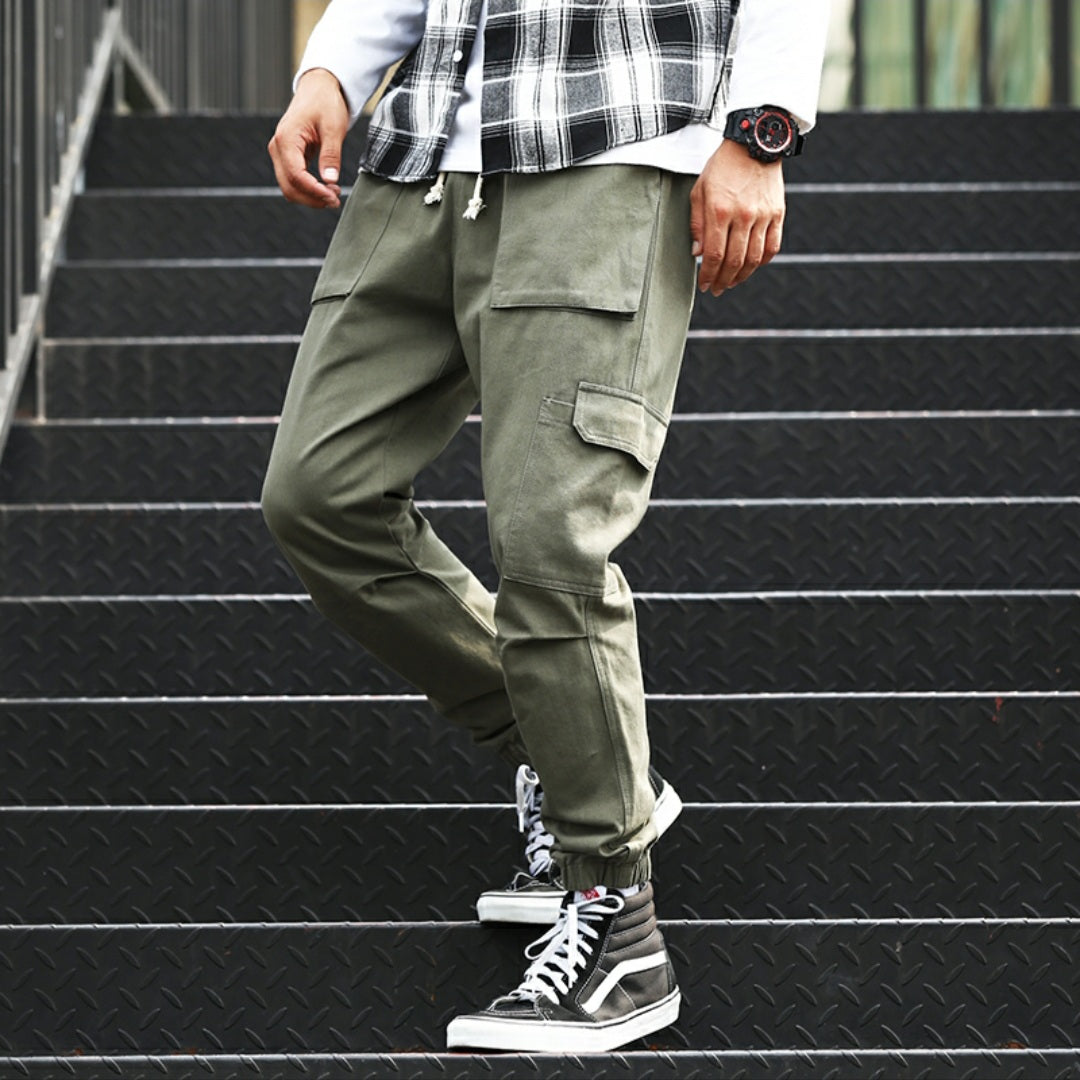 *Up to 42 inches* Cargo Joggerpants